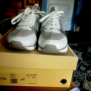 Michael kors  Billie Knit Trainer Fabric size 9.5